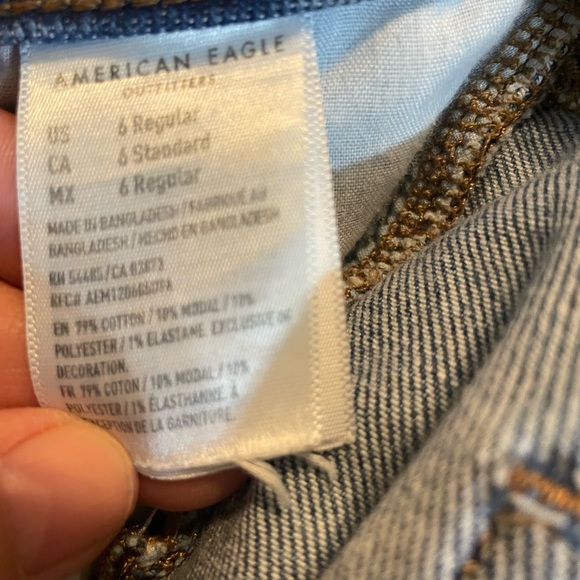 American Eagle Curvy Mom size 6 Jeans - Picture 9 of 9